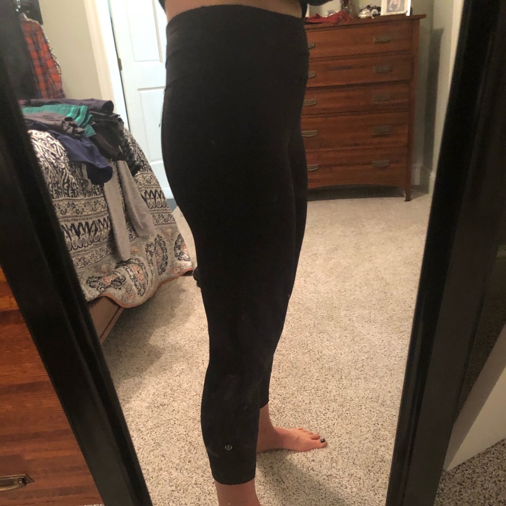 Lululemon crop black leggings- size 6